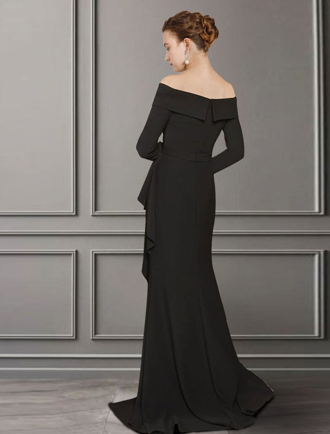 Abito da sposa a trapezio con scollo a V, elegante, in pizzo, con strascico a ruota e maniche lunghe, con spacco frontale arricciato